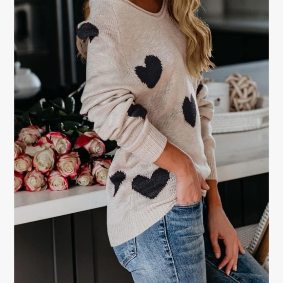 Heart Patterned Sweater - Black and Cream - Picture 4 of 16